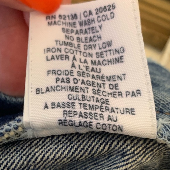 Vintage Guess Stonewashed Mom Jeans - Picture 7 of 13